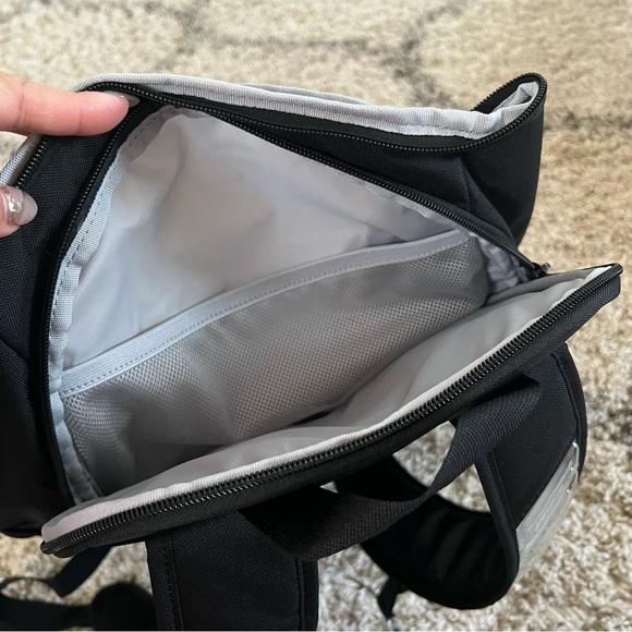 ✔️NWT✔️ NIKE Varsity Elite Backpack Black Metallic Silver - Picture 10 of 12